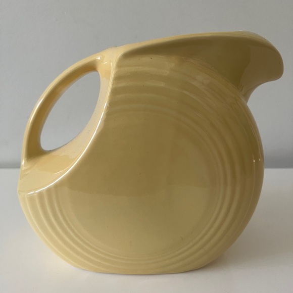 FIESTA HAWAIIANA WARE LYNN KRANTZ Dishbooks Large Disk Pitcher by Homer Laughlin - Picture 3 of 7